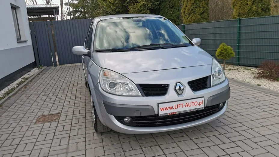 RENAULT Scenic -