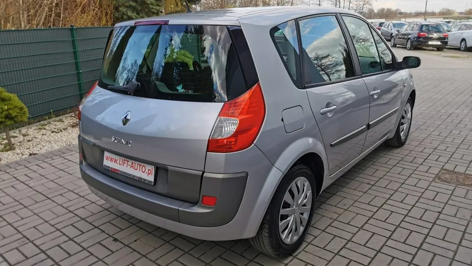 RENAULT Scenic -