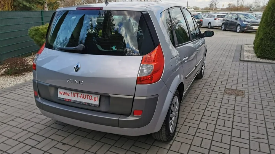 RENAULT Scenic -