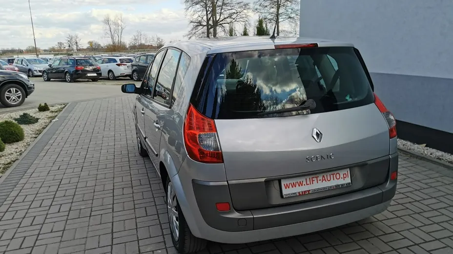 RENAULT Scenic -