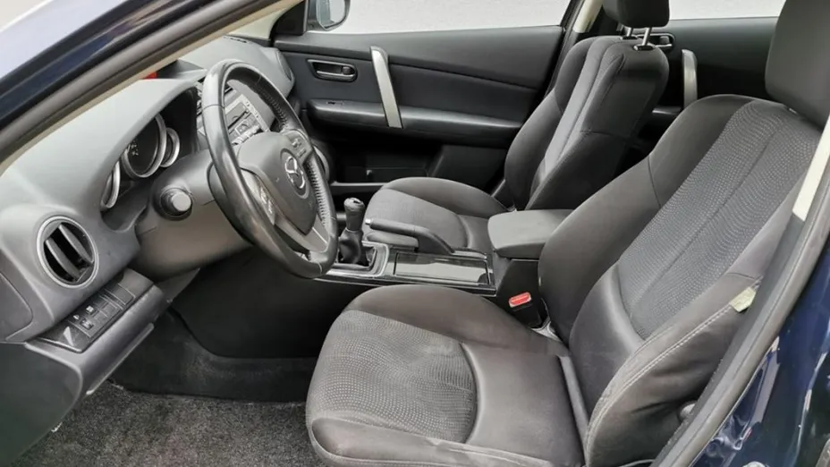 MAZDA 6 -