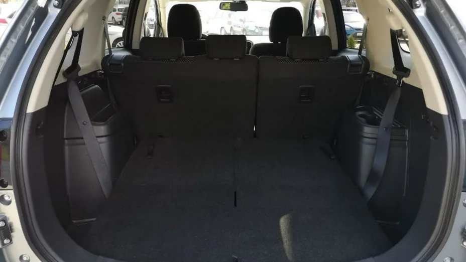 MITSUBISHI Outlander -