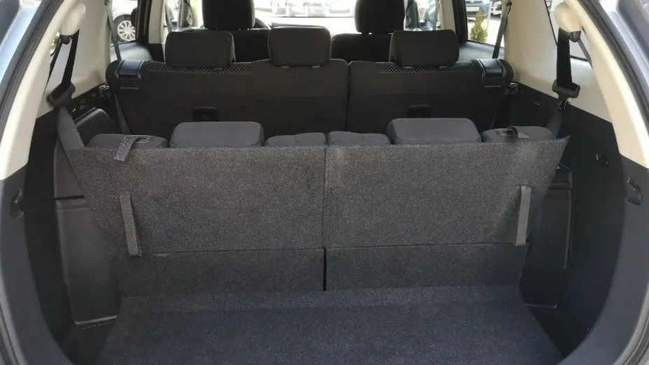 MITSUBISHI Outlander -