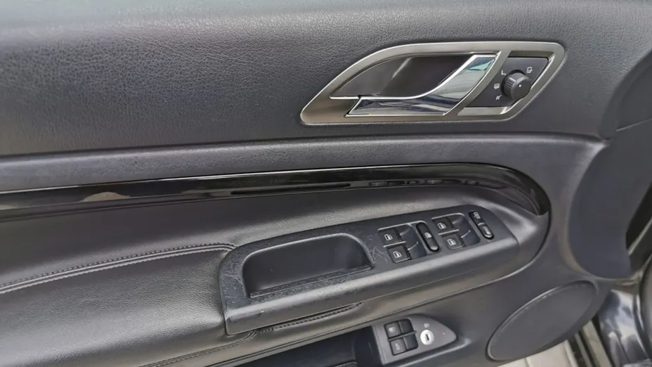 SKODA Superb -