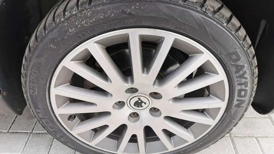 SKODA Superb -