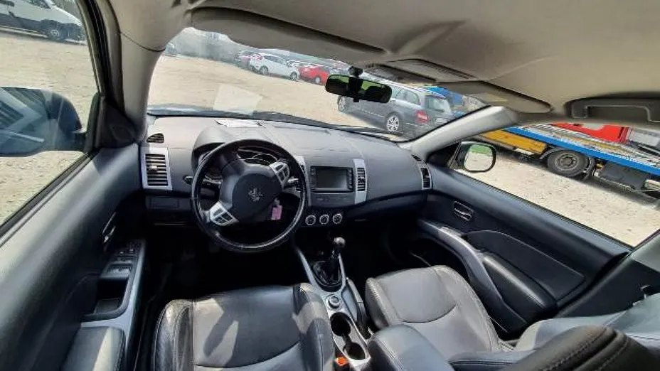 PEUGEOT 4007 -