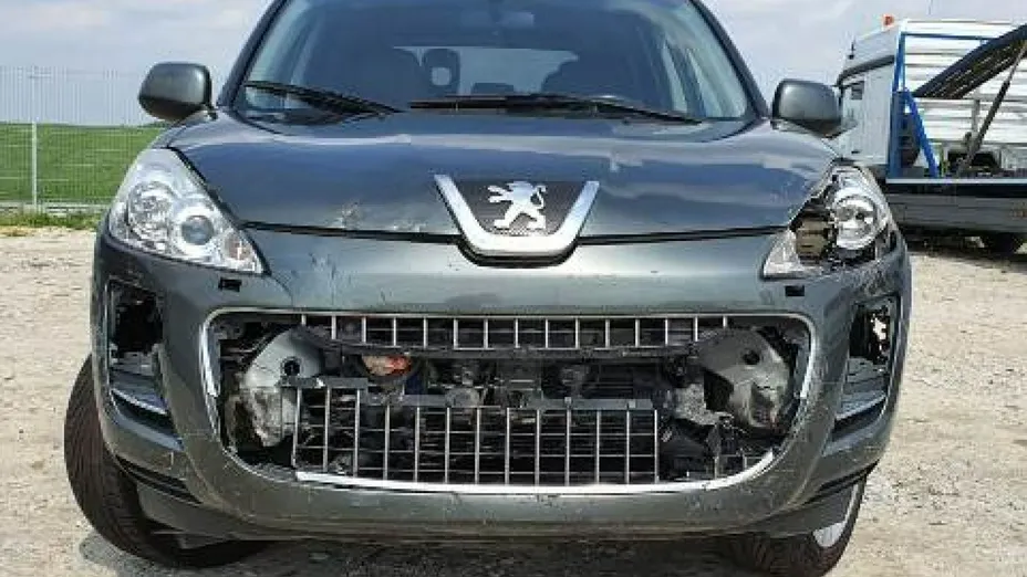 PEUGEOT 4007 -