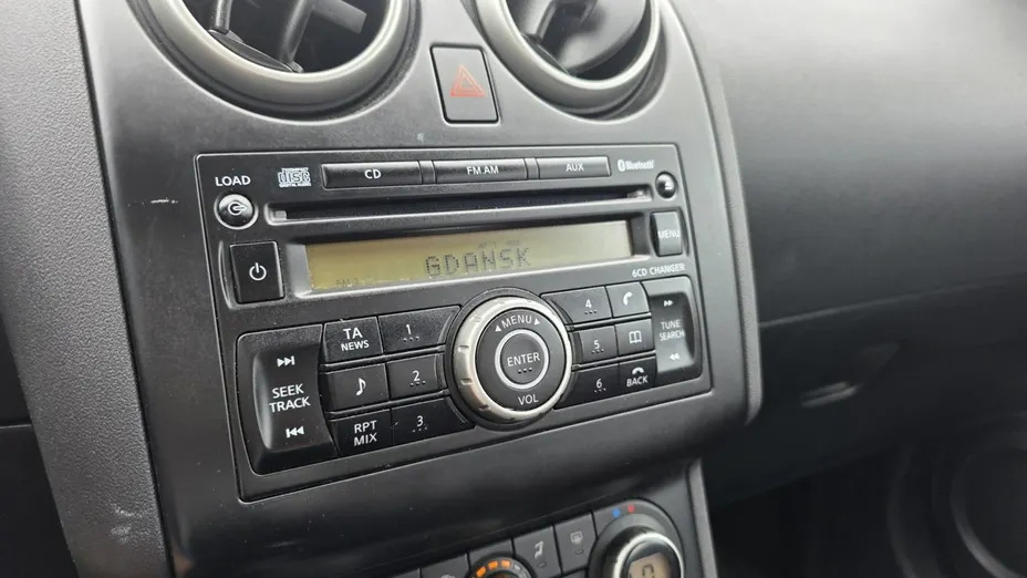 NISSAN Qashqai -