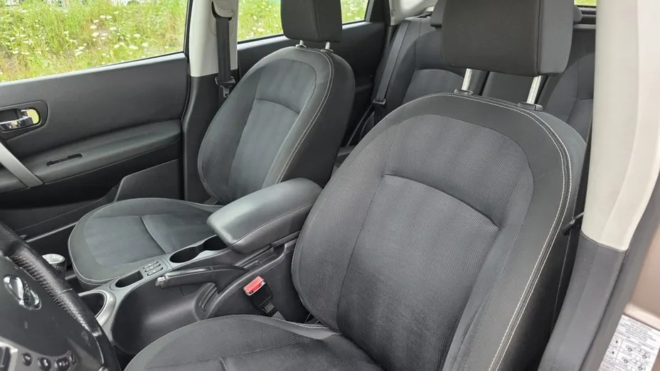 NISSAN Qashqai -