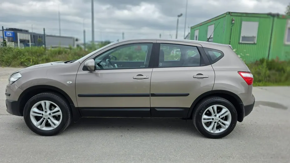 NISSAN Qashqai -