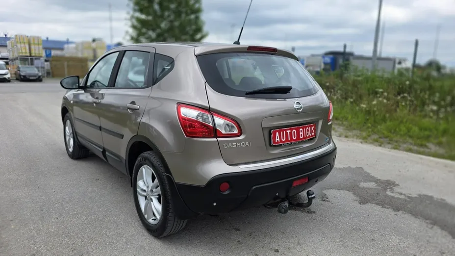 NISSAN Qashqai -