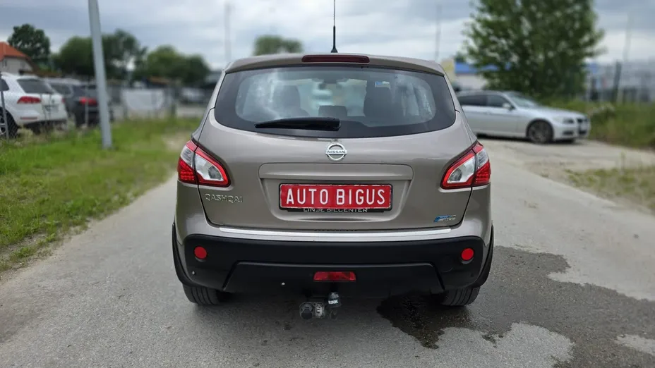 NISSAN Qashqai -