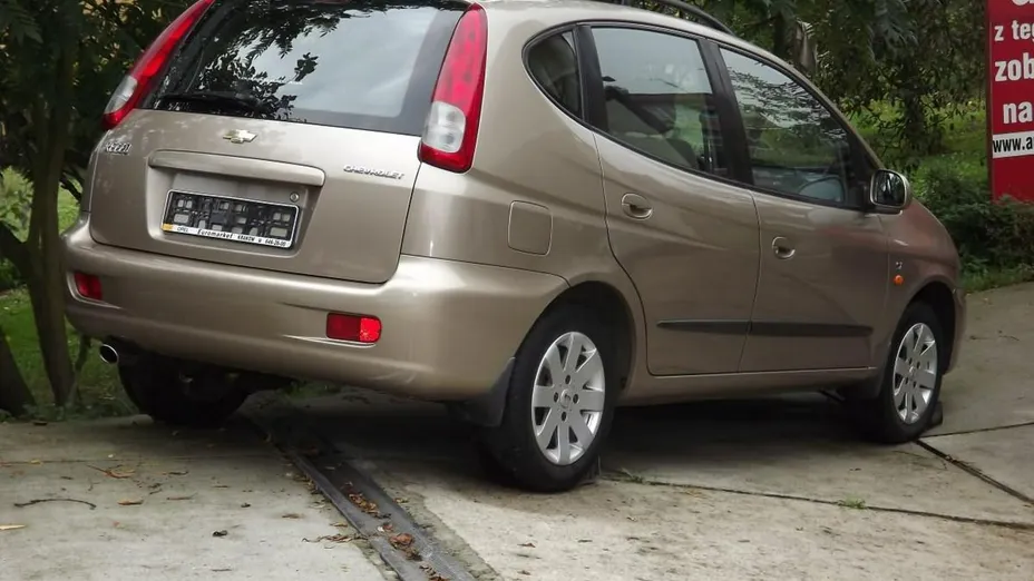 CHEVROLET Rezzo -