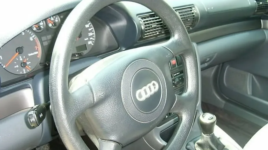 AUDI A4 -