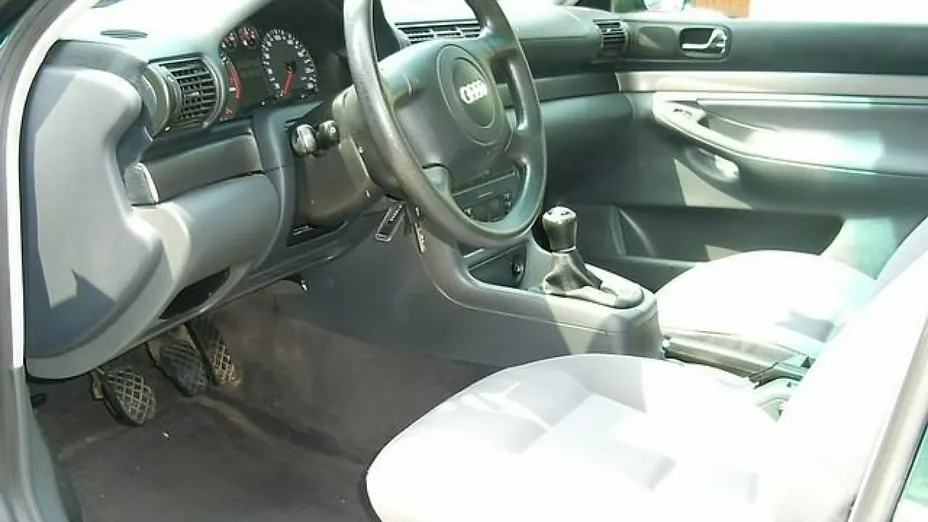AUDI A4 -