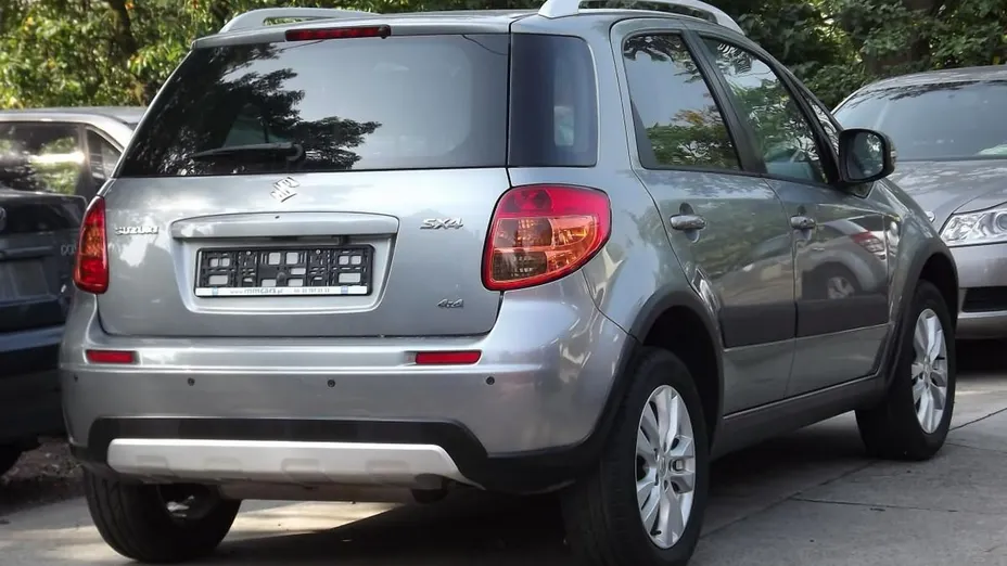 SUZUKI SX4 -
