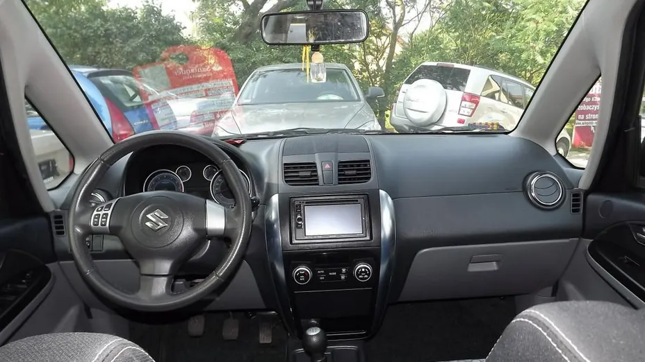 SUZUKI SX4 -