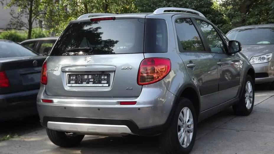 SUZUKI SX4 -