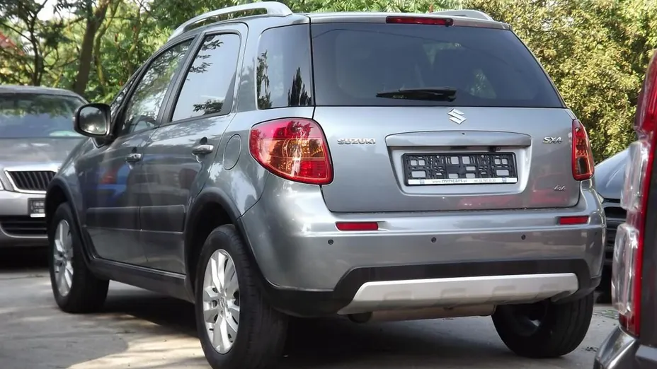 SUZUKI SX4 -