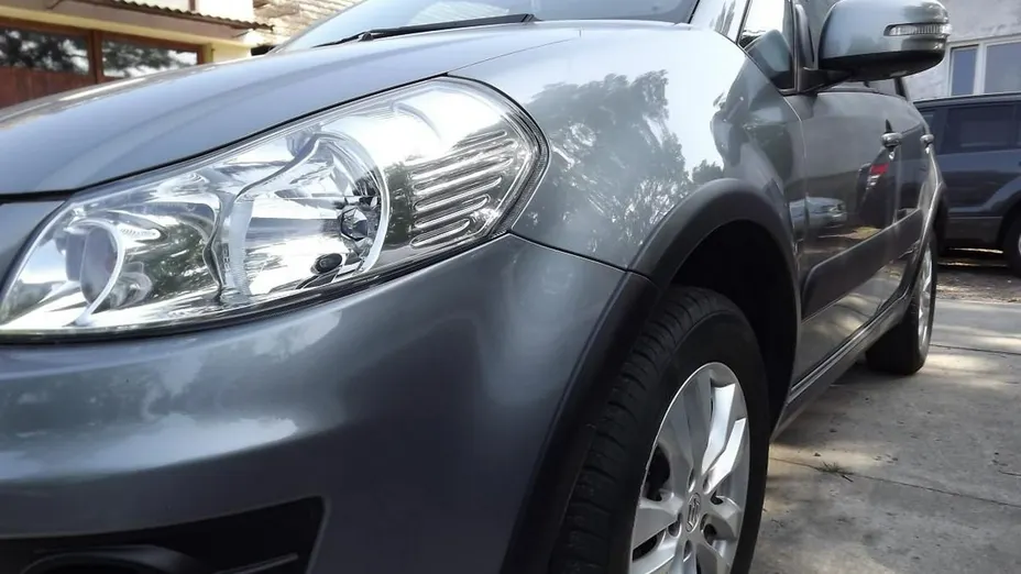 SUZUKI SX4 -
