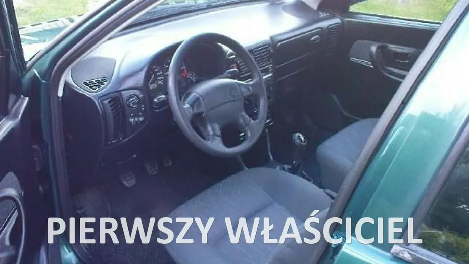 VOLKSWAGEN Polo -