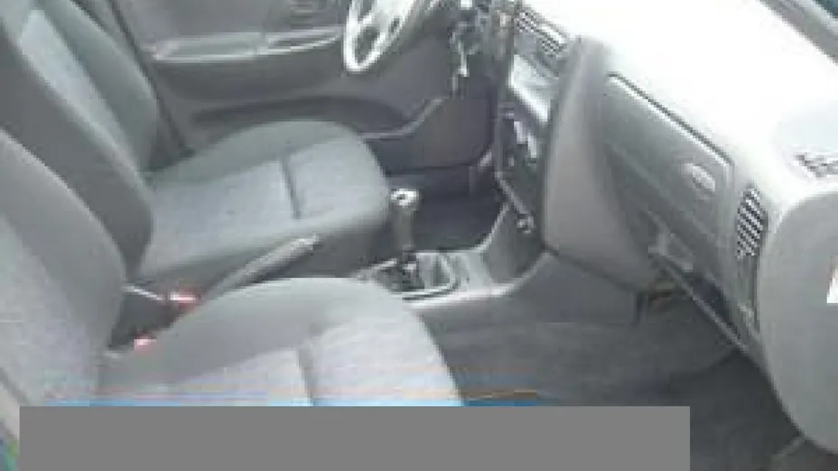 VOLKSWAGEN Polo -