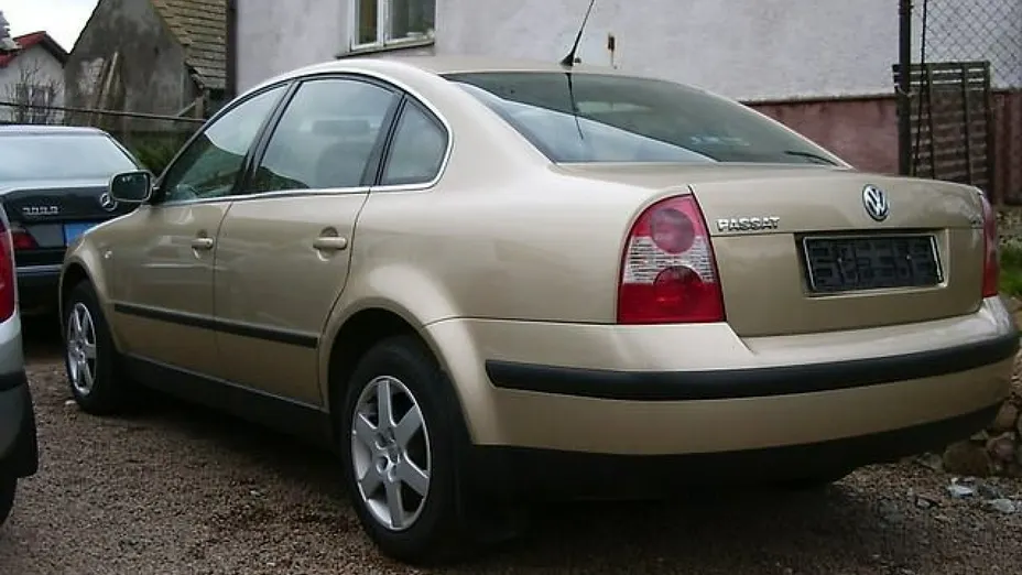 VOLKSWAGEN Passat -