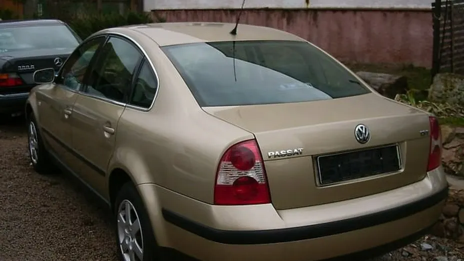 VOLKSWAGEN Passat -