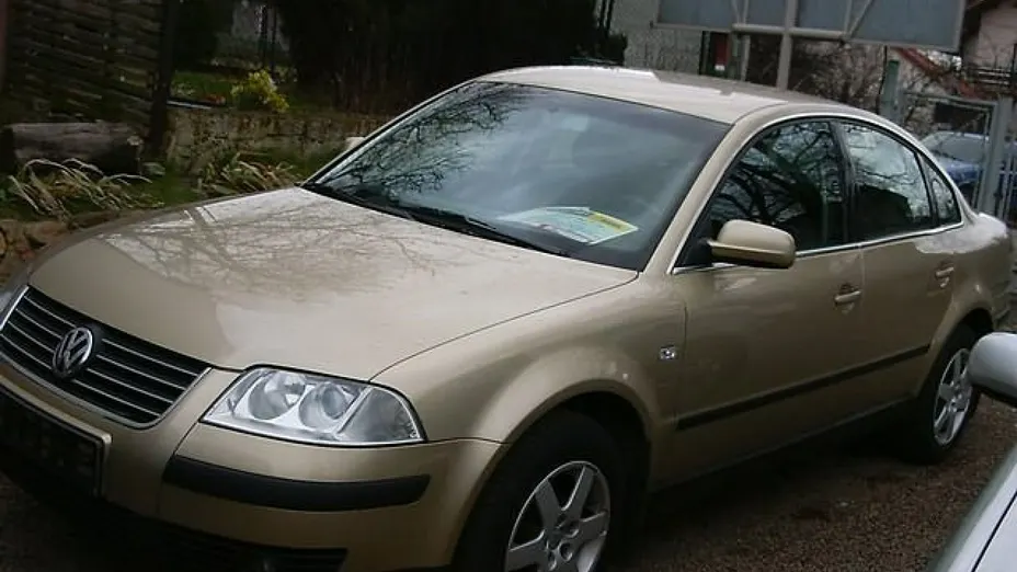 VOLKSWAGEN Passat -