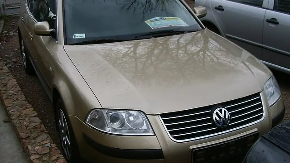 VOLKSWAGEN Passat -