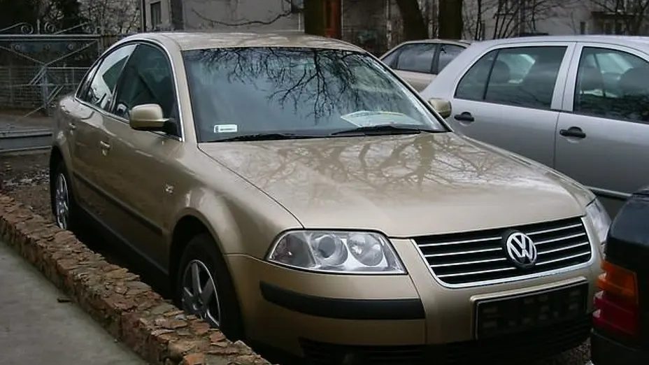 VOLKSWAGEN Passat -