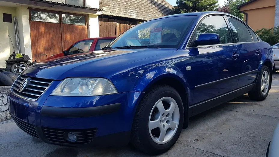 VOLKSWAGEN Passat -