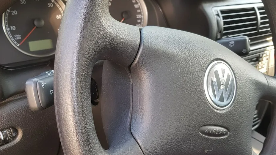 VOLKSWAGEN Passat -