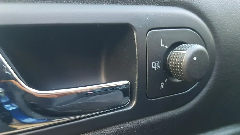 VOLKSWAGEN Passat -