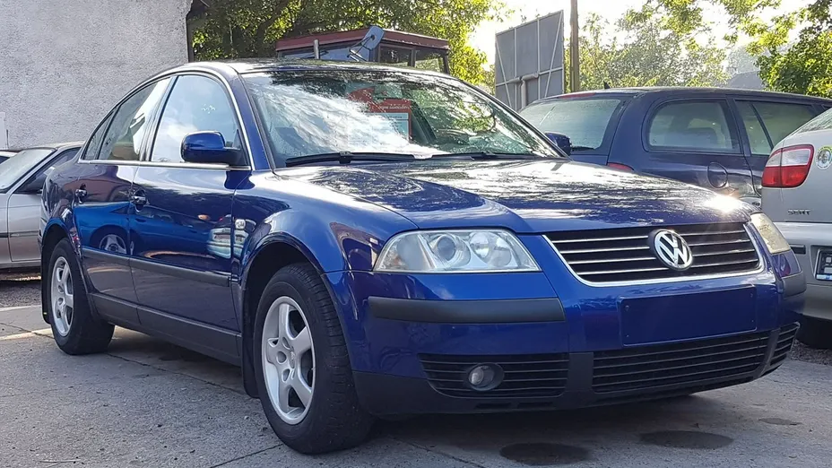 VOLKSWAGEN Passat -