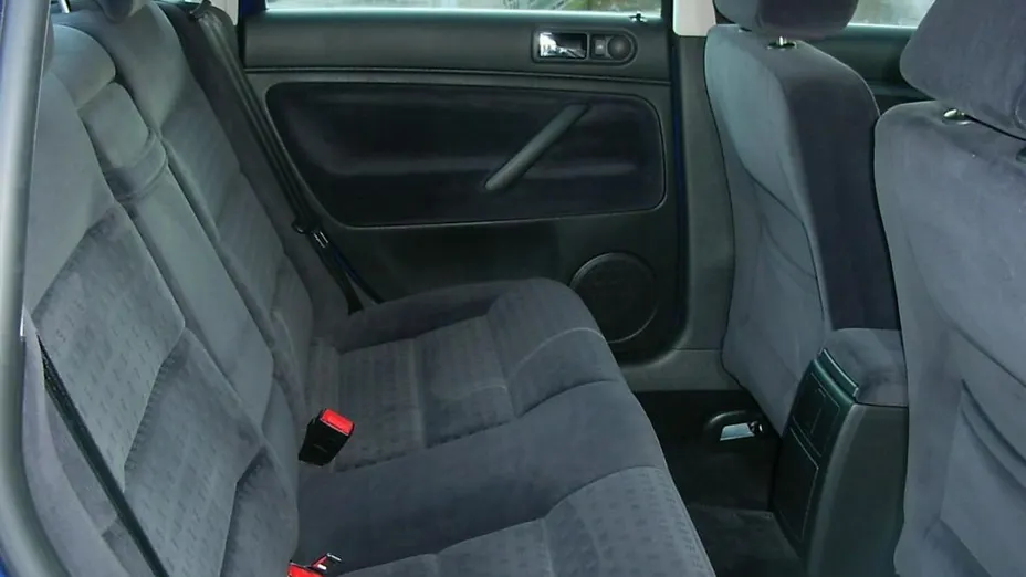 VOLKSWAGEN Passat -