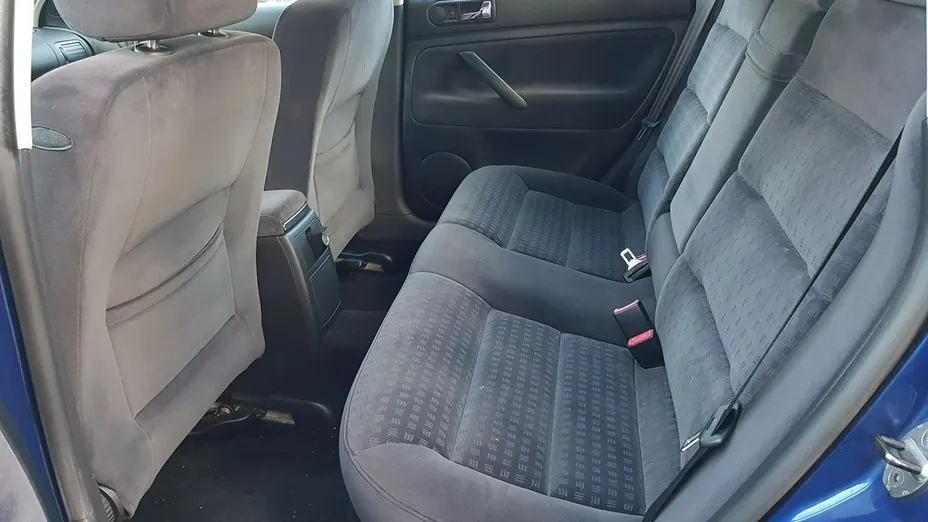 VOLKSWAGEN Passat -