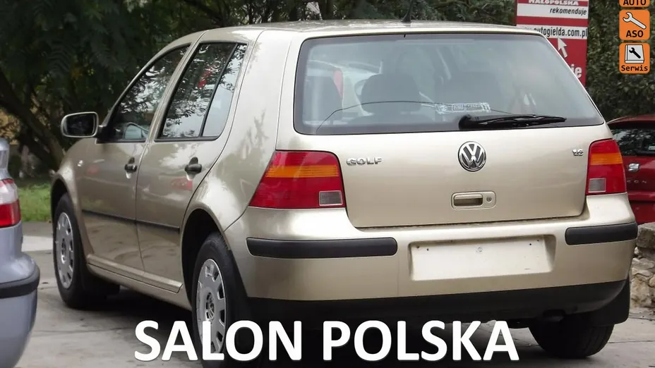 VOLKSWAGEN Golf -