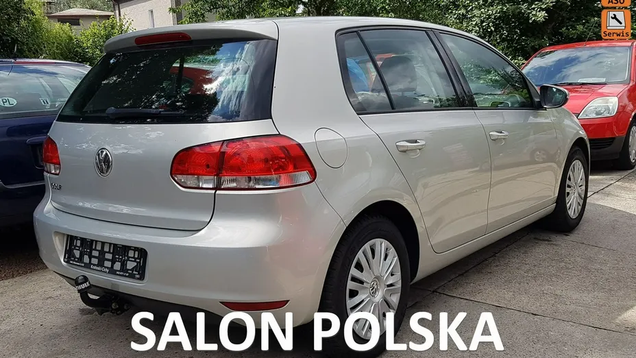 VOLKSWAGEN Golf -
