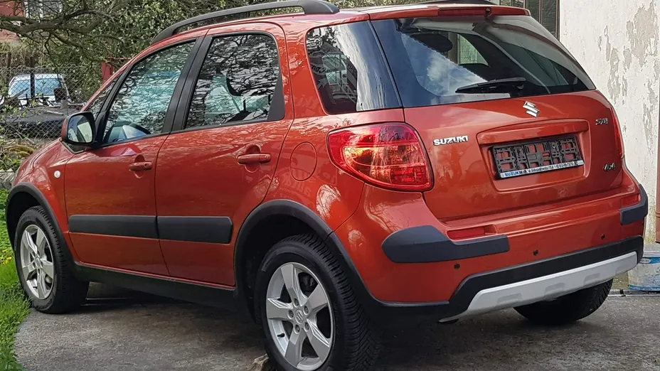 SUZUKI SX4 -