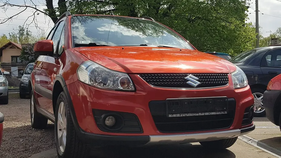 SUZUKI SX4 -