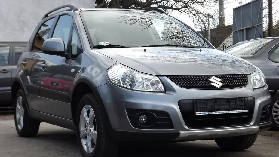 SUZUKI SX4 -