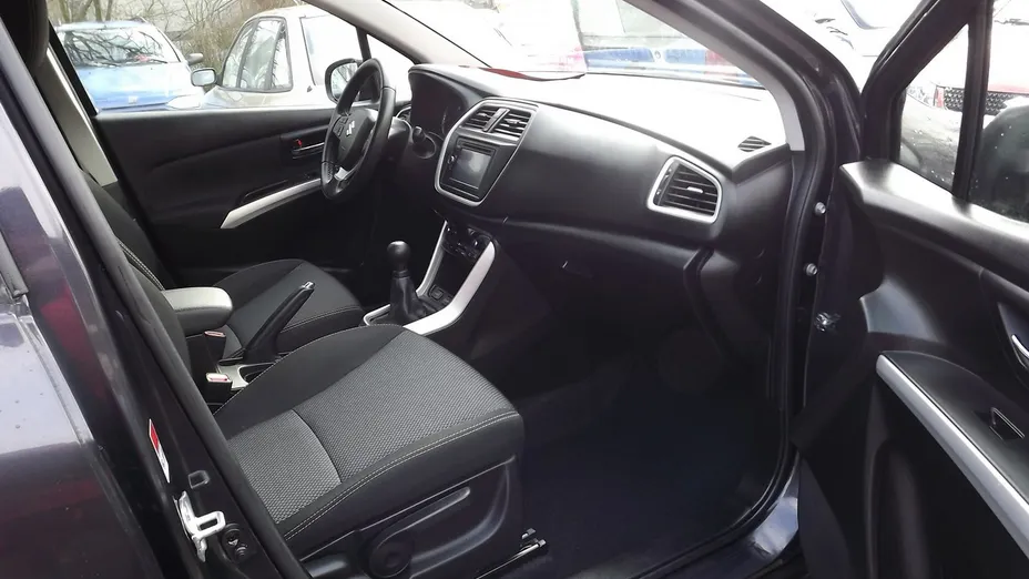 SUZUKI S-Cross -