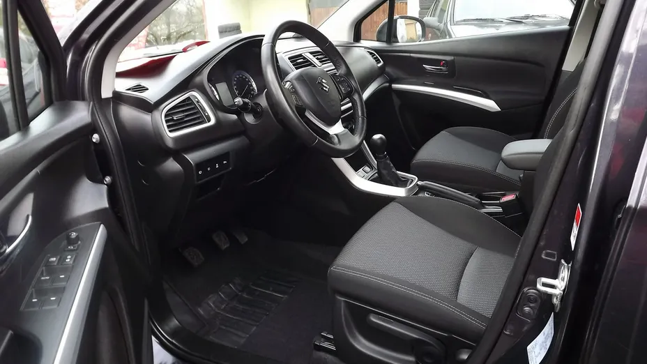 SUZUKI S-Cross -