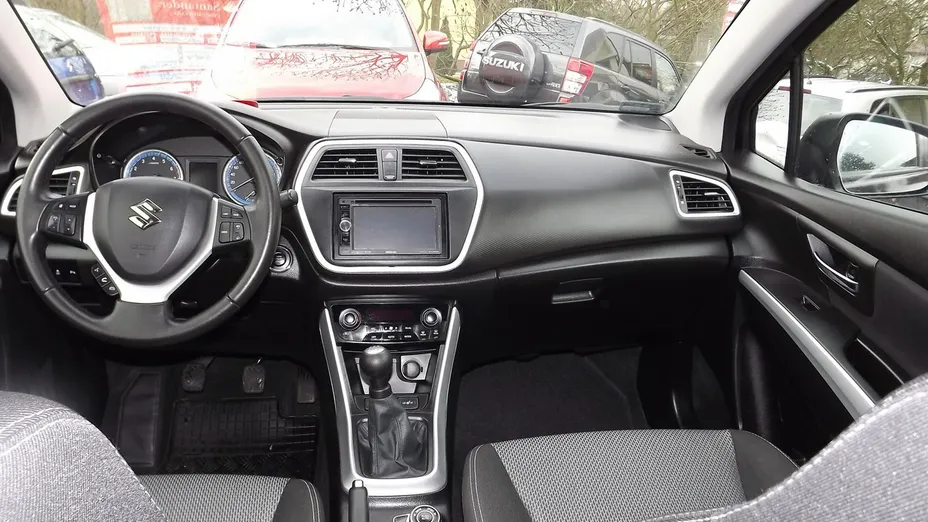 SUZUKI S-Cross -