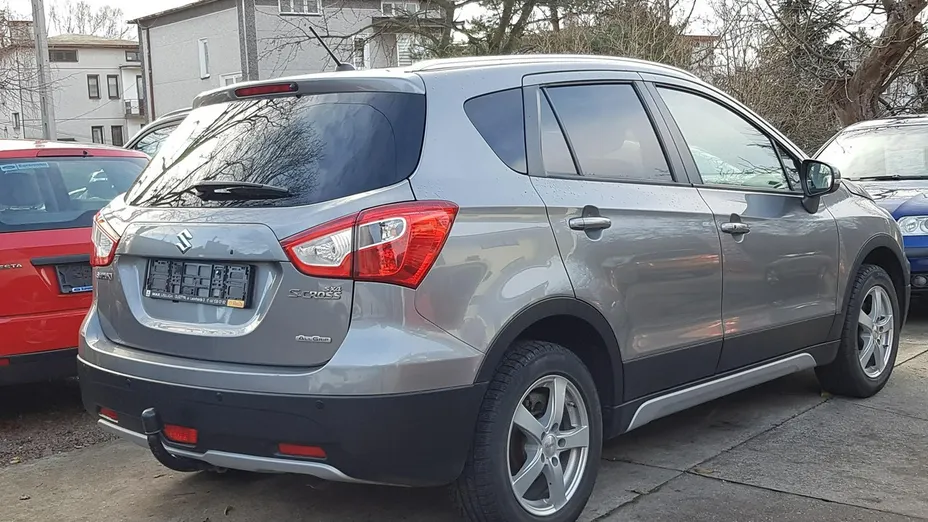 SUZUKI S-Cross -