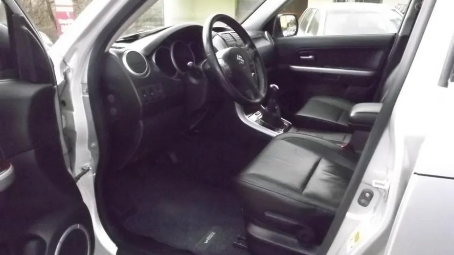 SUZUKI Grand Vitara -
