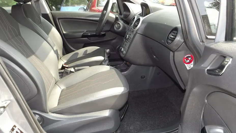 OPEL Corsa -