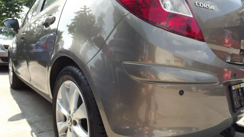 OPEL Corsa -