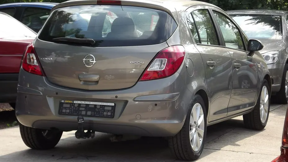 OPEL Corsa -